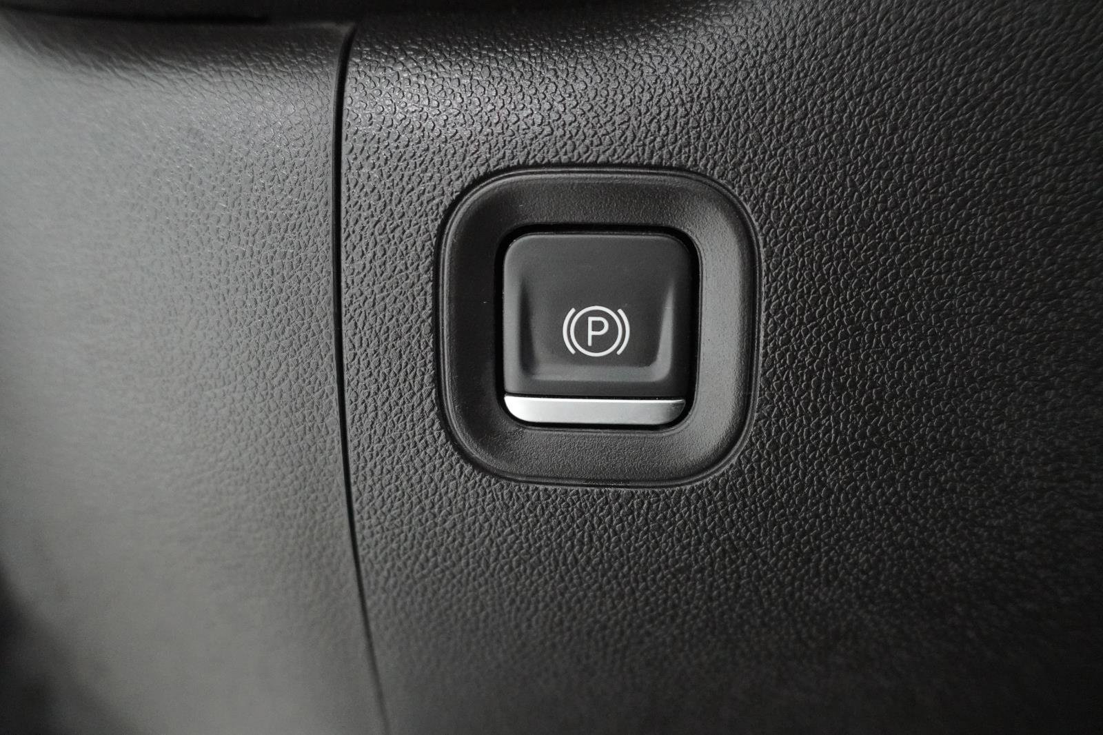 Used 2022 Chevrolet Silverado 1500 Custom image 10