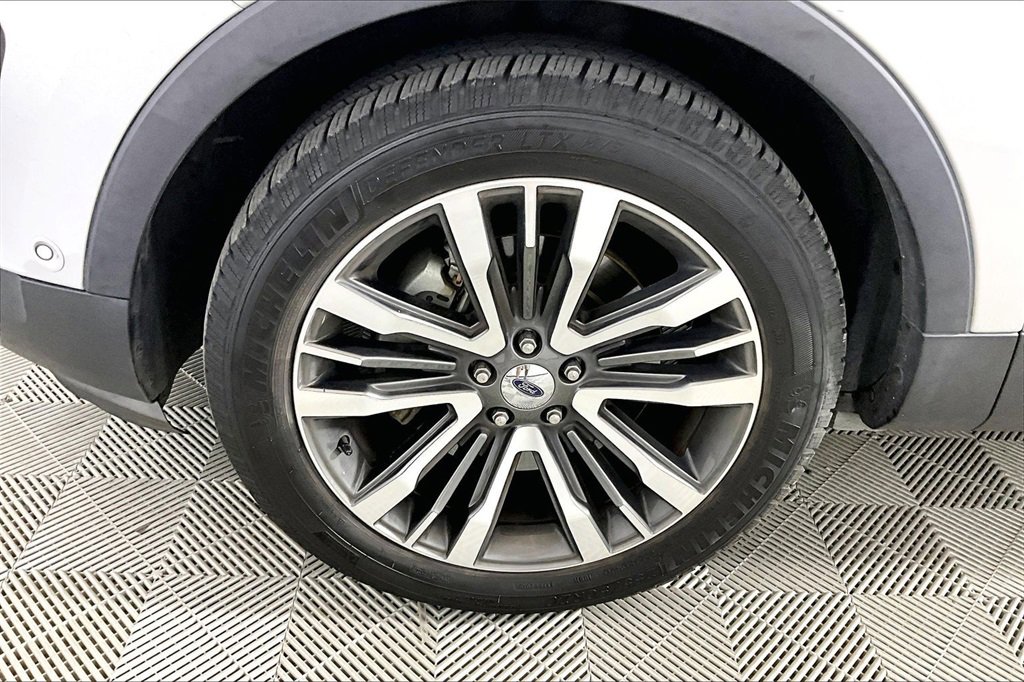 Certified 2017 Ford Explorer Platinum image 7