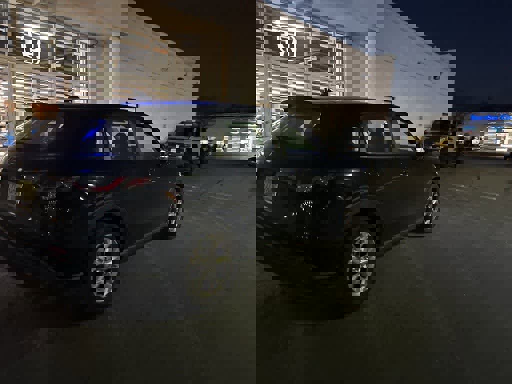 Used 2023 Honda HR-V LX image 16