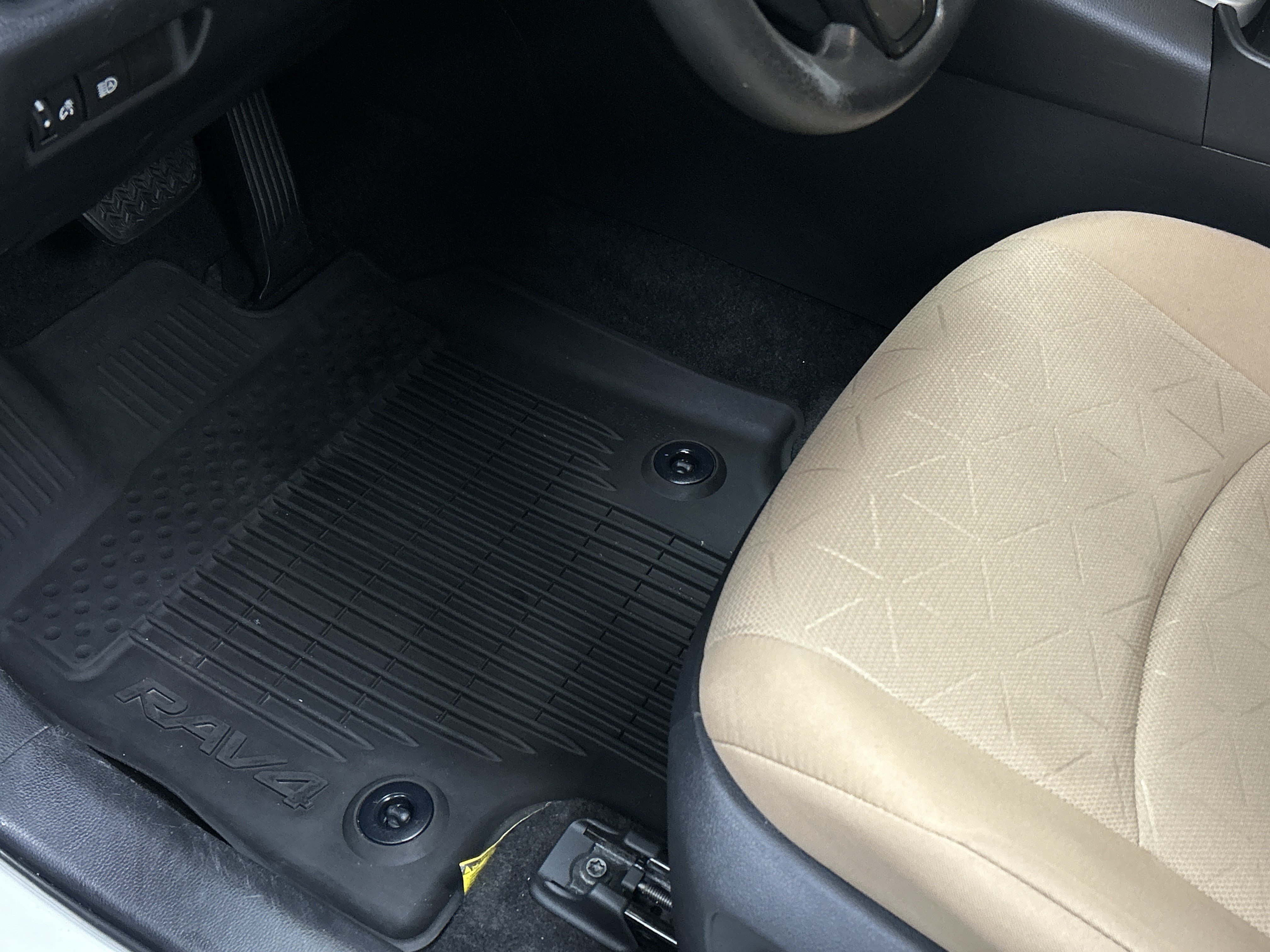 Certified 2021 Toyota RAV4 XLE AWD/4WD image 17