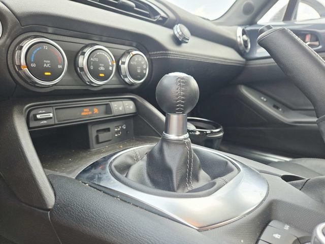 Used 2021 MAZDA MX-5 Miata RF Grand Touring RWD image 19