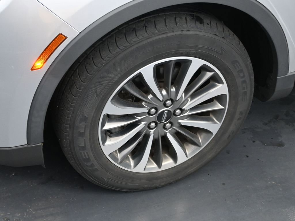 Used 2019 Lincoln Nautilus Select image 13