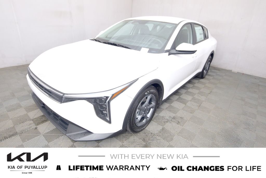 New 2025 Kia K4 LXS