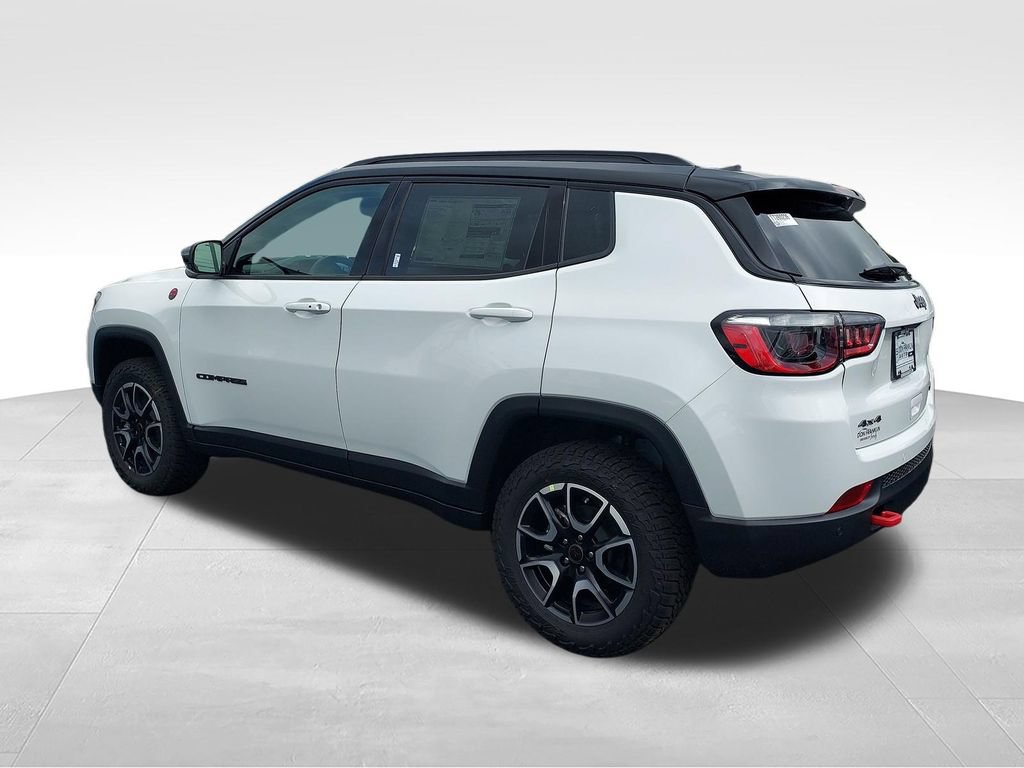 New 2026 Jeep Compass Trailhawk w/ Sun, Sound & Navigation Group AWD/4WD image 3