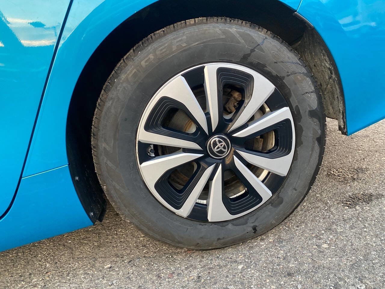 Used 2017 Toyota Prius Prime Plus image 48