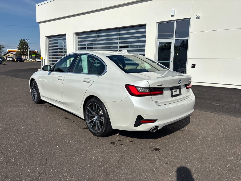 Used 2020 BMW 330i xDrive Sedan w/ Convenience Package AWD/4WD image 4
