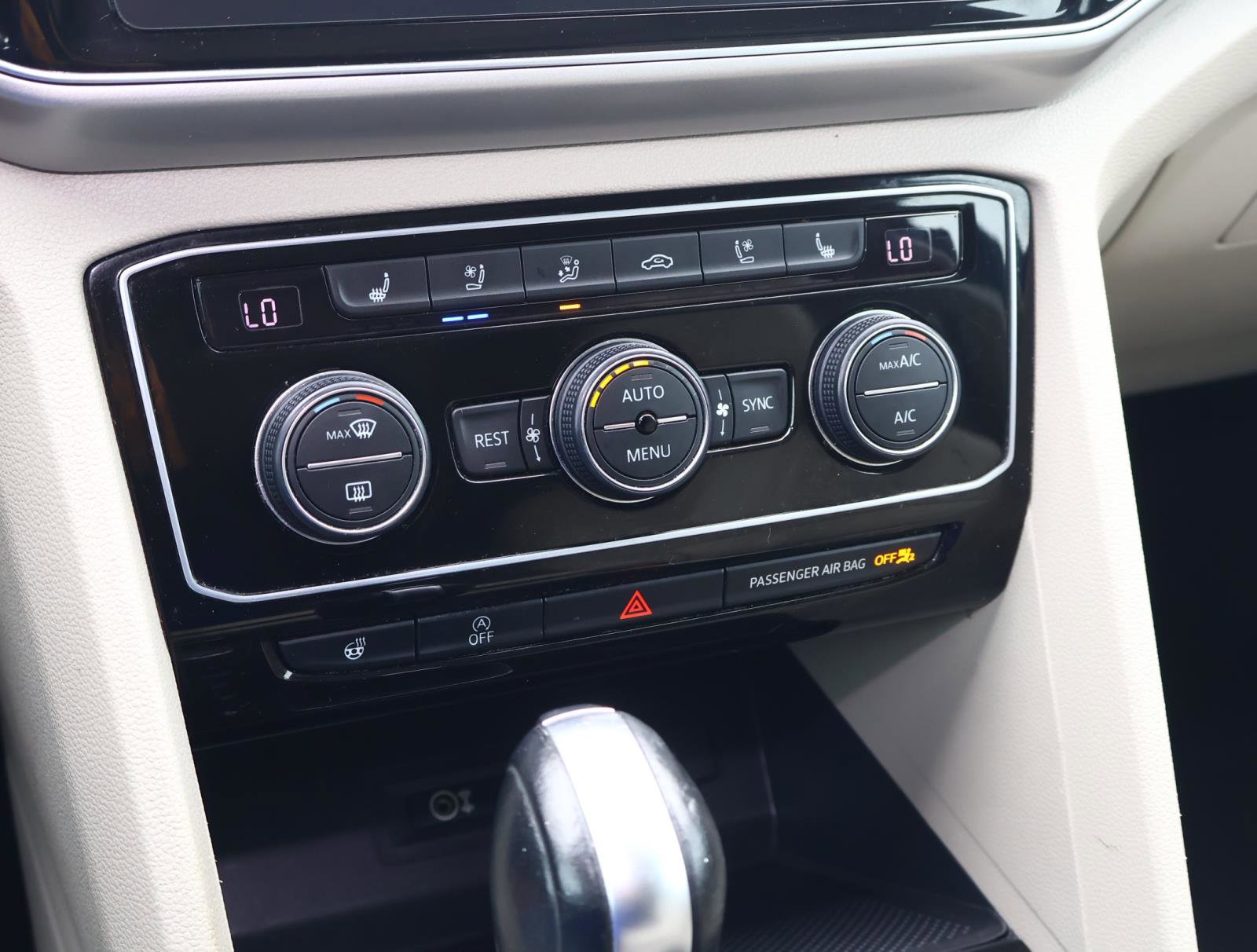 Used 2018 Volkswagen Atlas SEL Premium AWD/4WD image 25