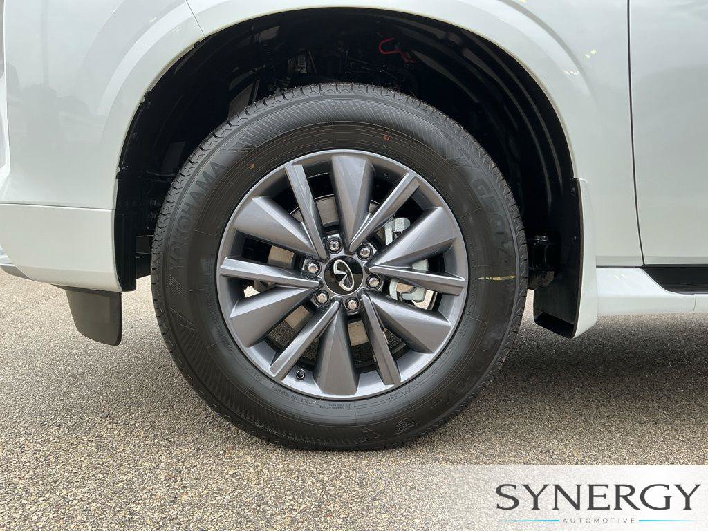 Certified 2026 INFINITI QX80 Pure AWD/4WD image 10