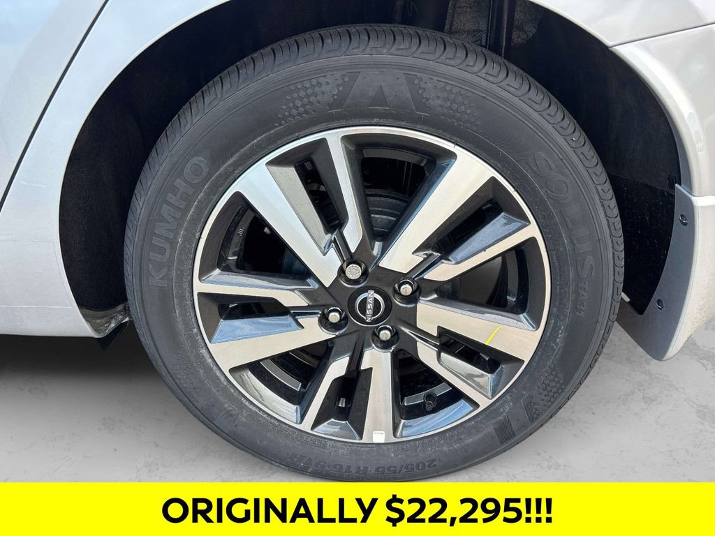 Used 2025 Nissan Versa SV w/ Trunk Package image 30