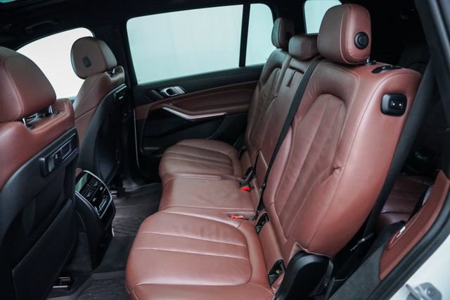 Used 2021 BMW X7 xDrive40i w/ M Sport Package AWD/4WD image 24