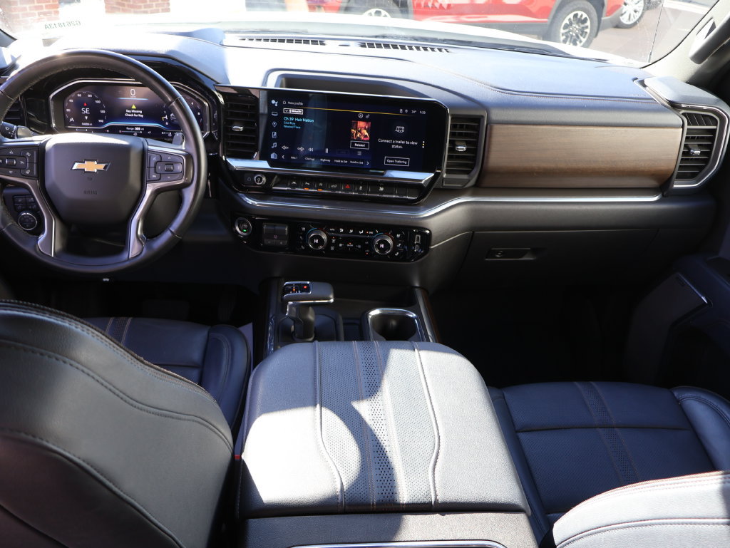 Used 2024 Chevrolet Silverado 1500 High Country w/ High Country Premium Package AWD/4WD image 12