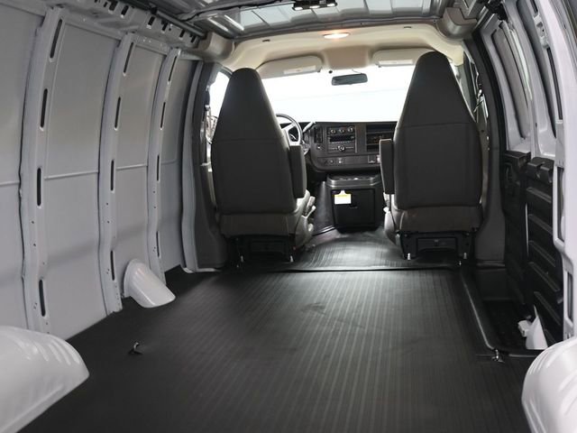 New 2026 Chevrolet Express 2500 image 9