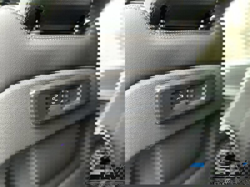 Used 2020 BMW X7 xDrive40i w/ M Sport Package image 25