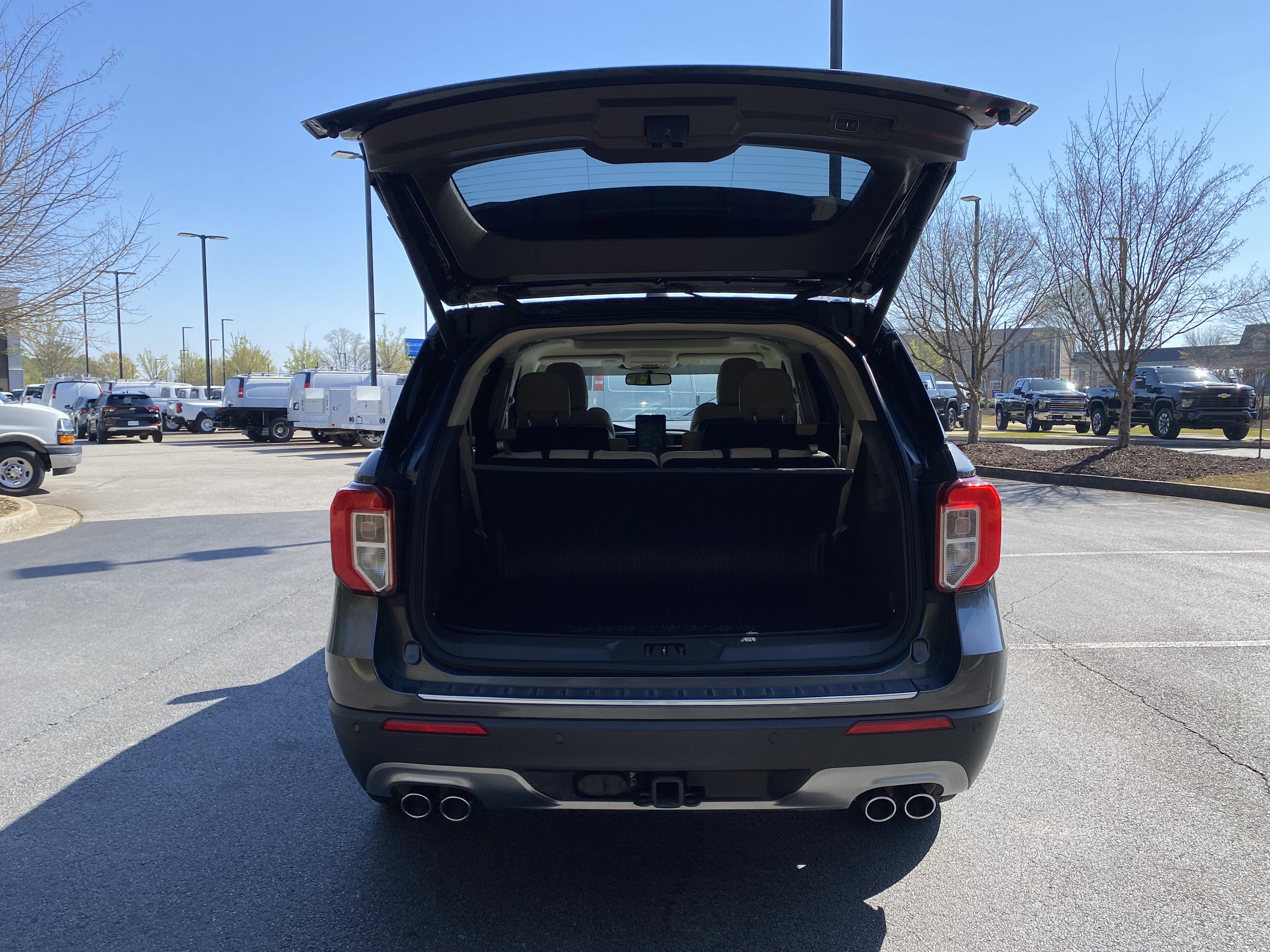 Used 2020 Ford Explorer Platinum w/ Premium Technology Package image 11