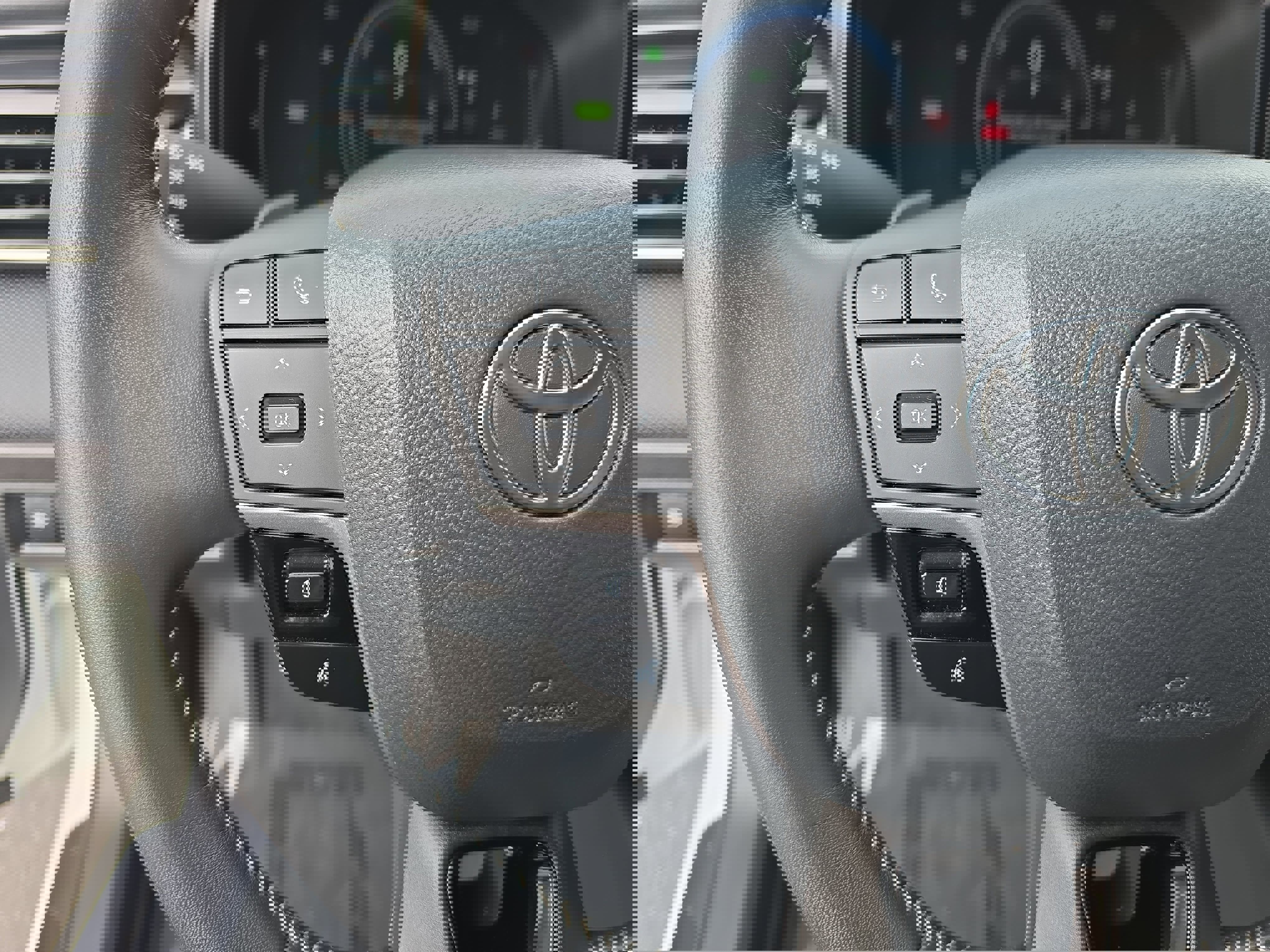 Used 2025 Toyota Camry SE image 17