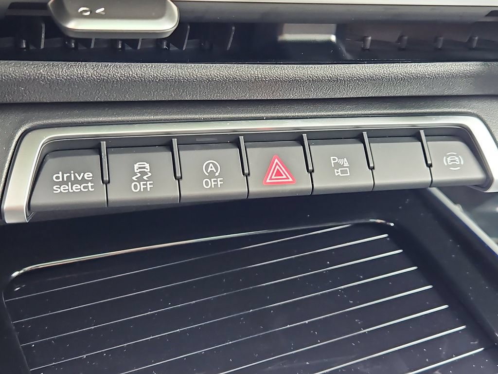 New 2026 Audi Q3 quattro 2.0T AWD/4WD image 11