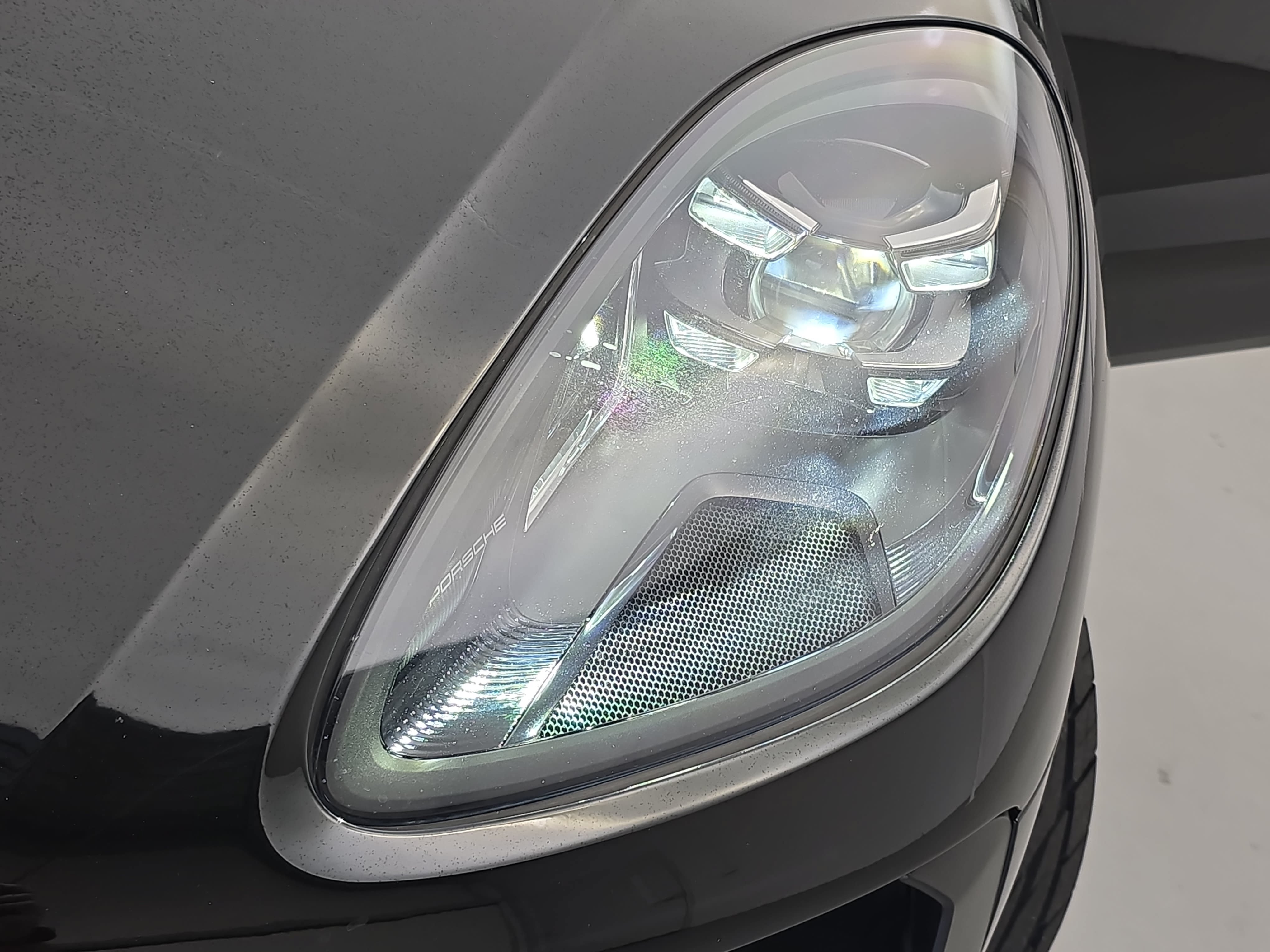Used 2021 Porsche Macan AWD/4WD image 32