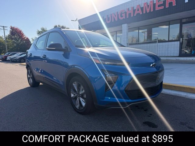 Used 2023 Chevrolet Bolt EUV LT w/ Convenience Package FWD image 4