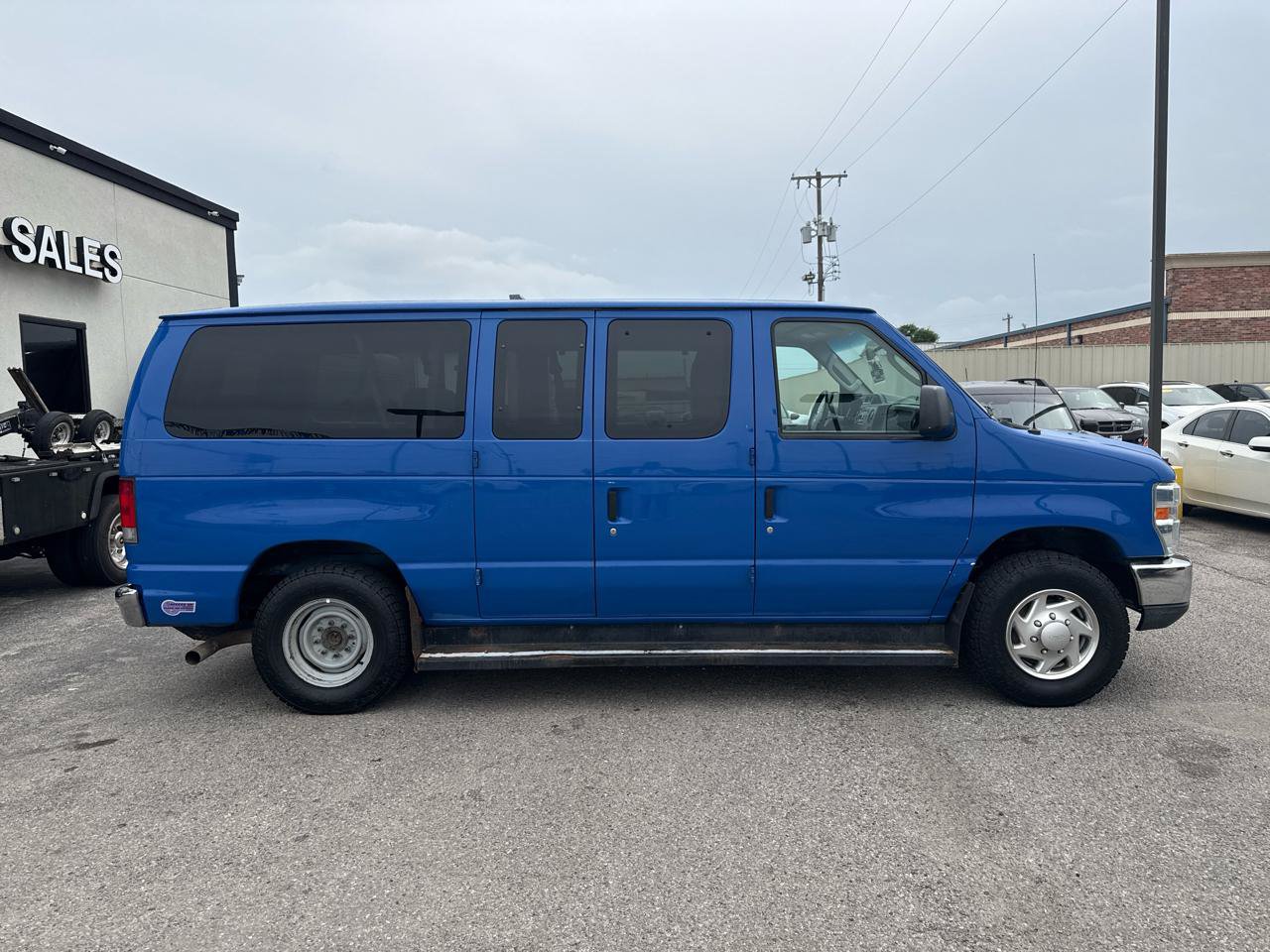 Used 2014 Ford E-350 and Econoline 350 XLT RWD image 5