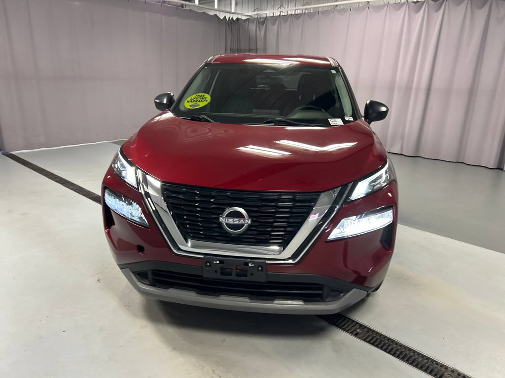 Used 2023 Nissan Rogue S AWD/4WD image 2