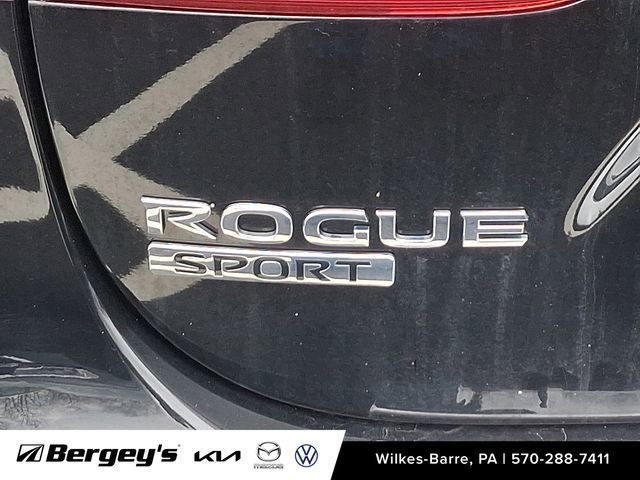 Used 2021 Nissan Rogue Sport SV image 11