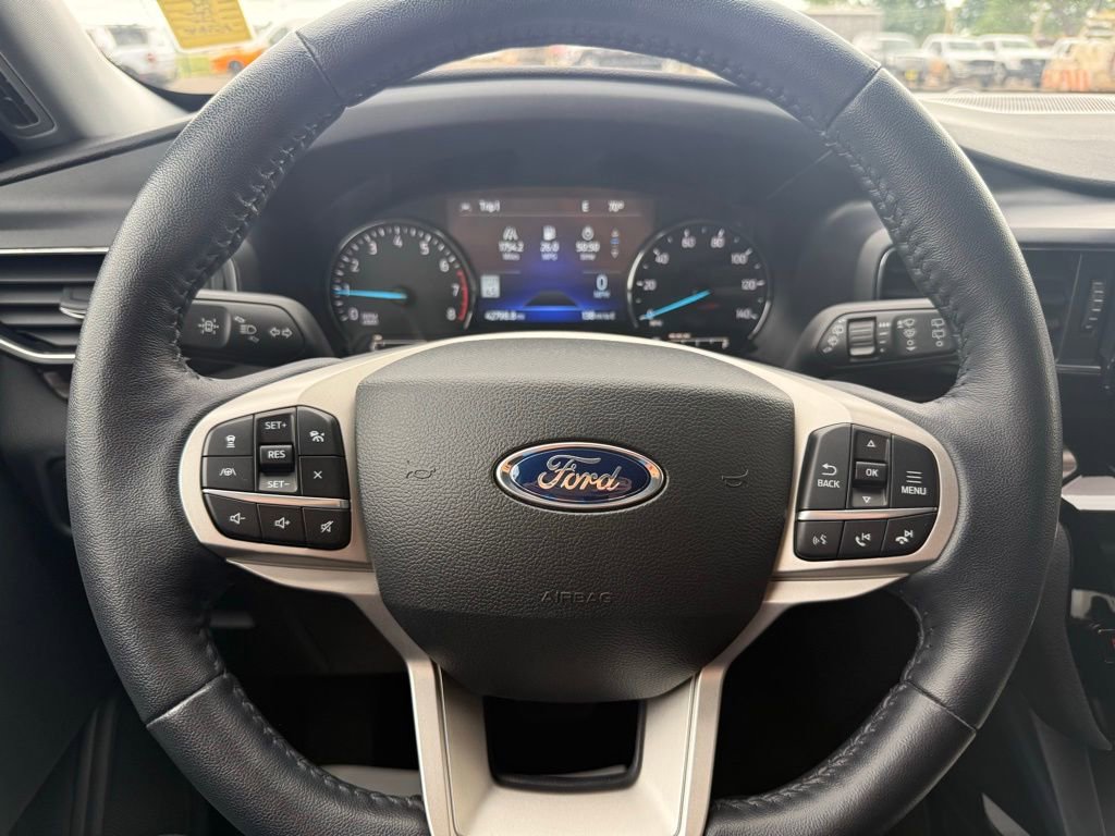 Used 2022 Ford Explorer Limited RWD image 12
