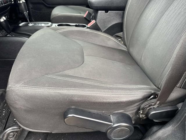 Used 2015 Jeep Wrangler Unlimited Sahara w/ Dual Top Group image 21