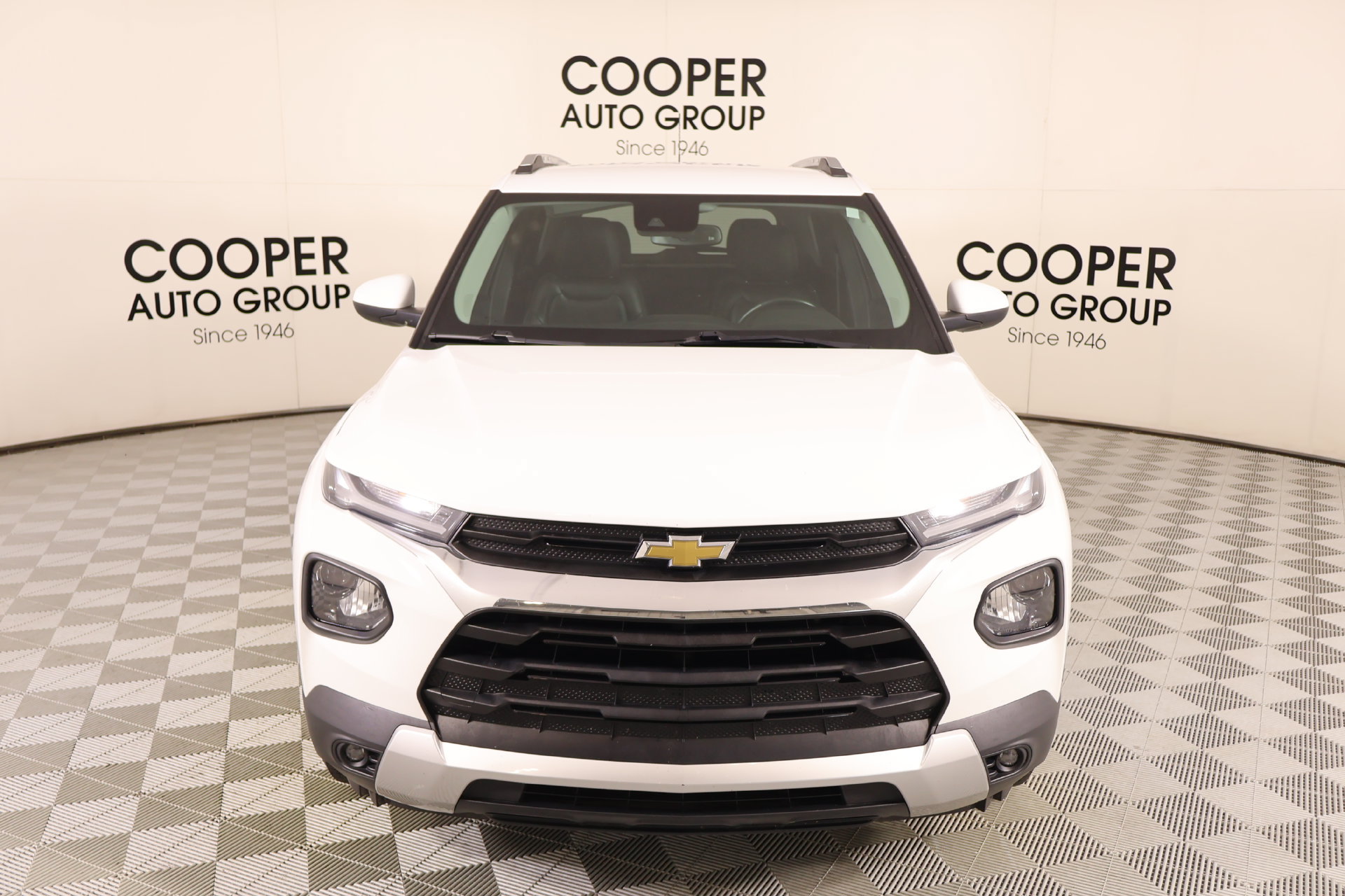Used 2022 Chevrolet TrailBlazer LT w/ Premium Seating Package FWD image 9