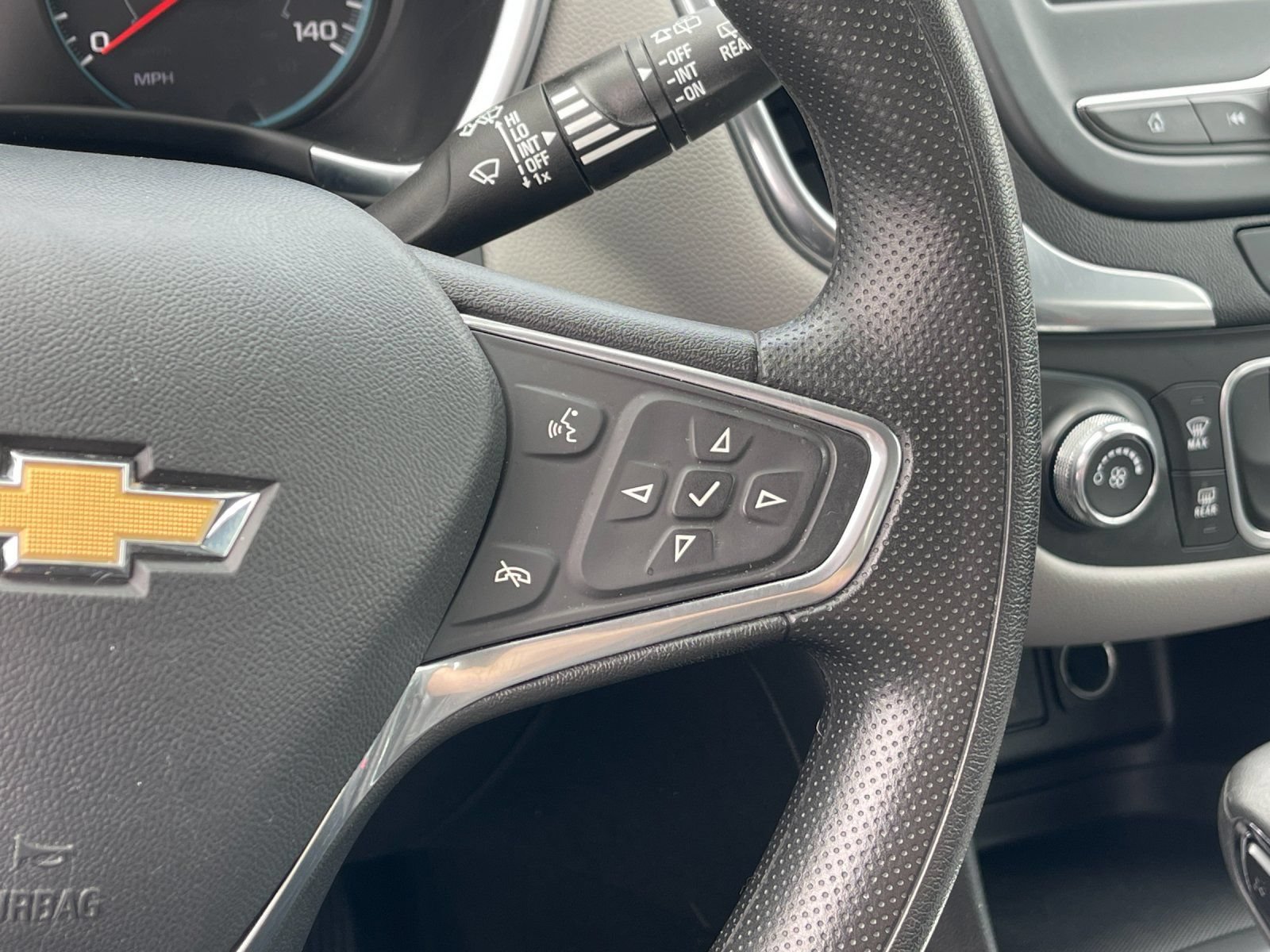 Used 2022 Chevrolet Equinox LS AWD/4WD image 27