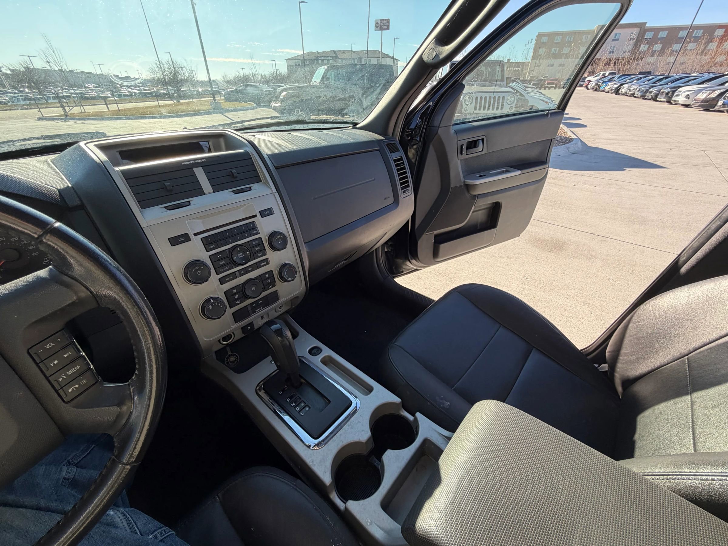 Used 2010 Ford Escape XLT AWD/4WD image 15