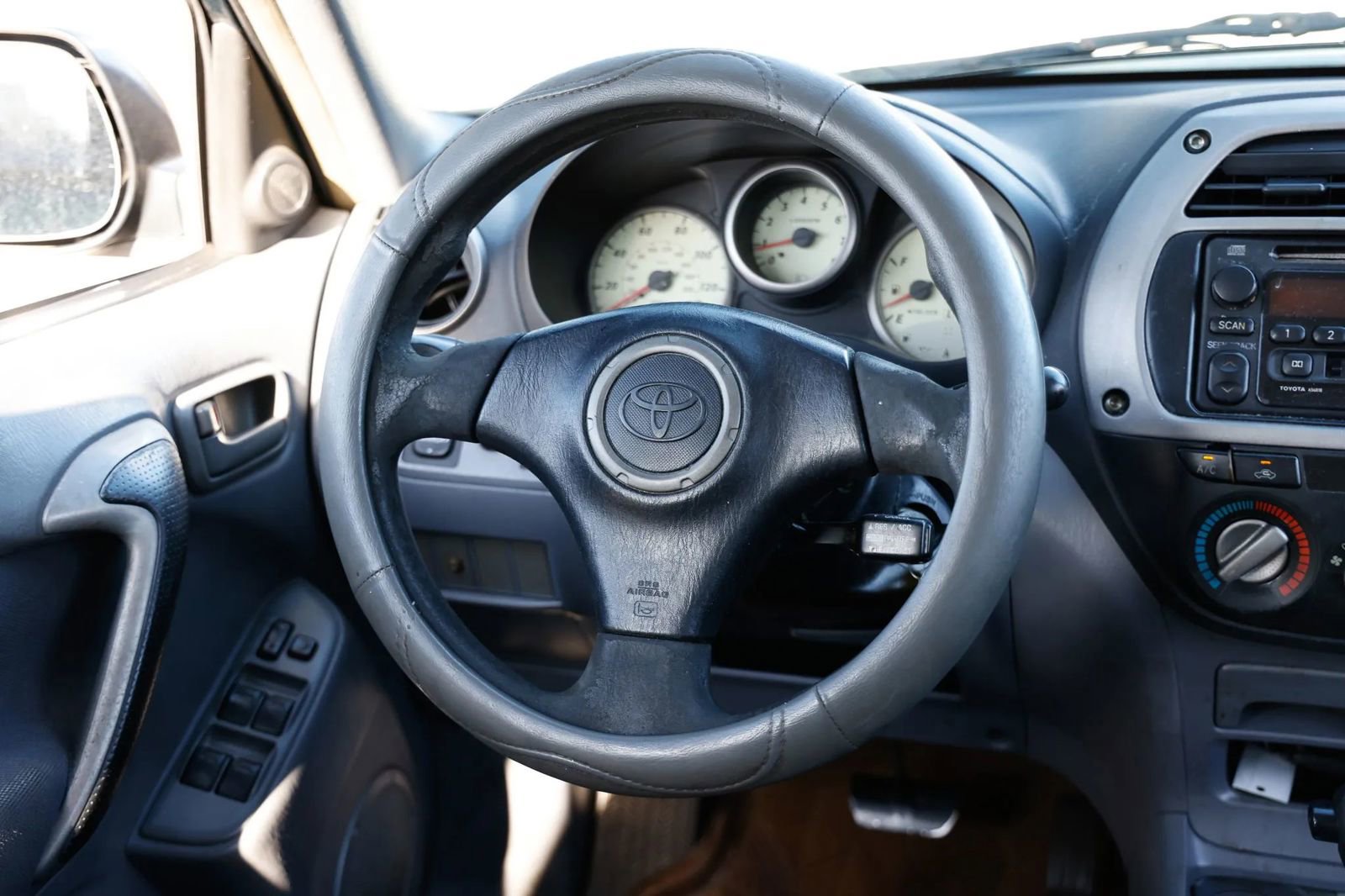 Used 2002 Toyota RAV4 2WD image 25