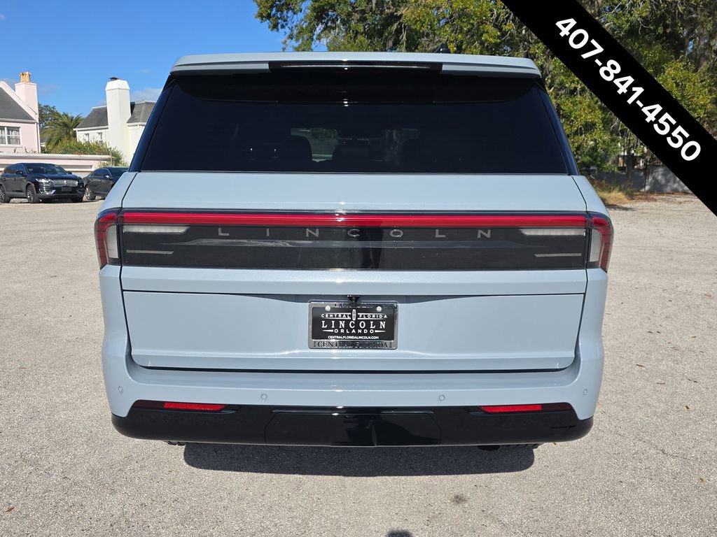New 2026 Lincoln Navigator Reserve image 3