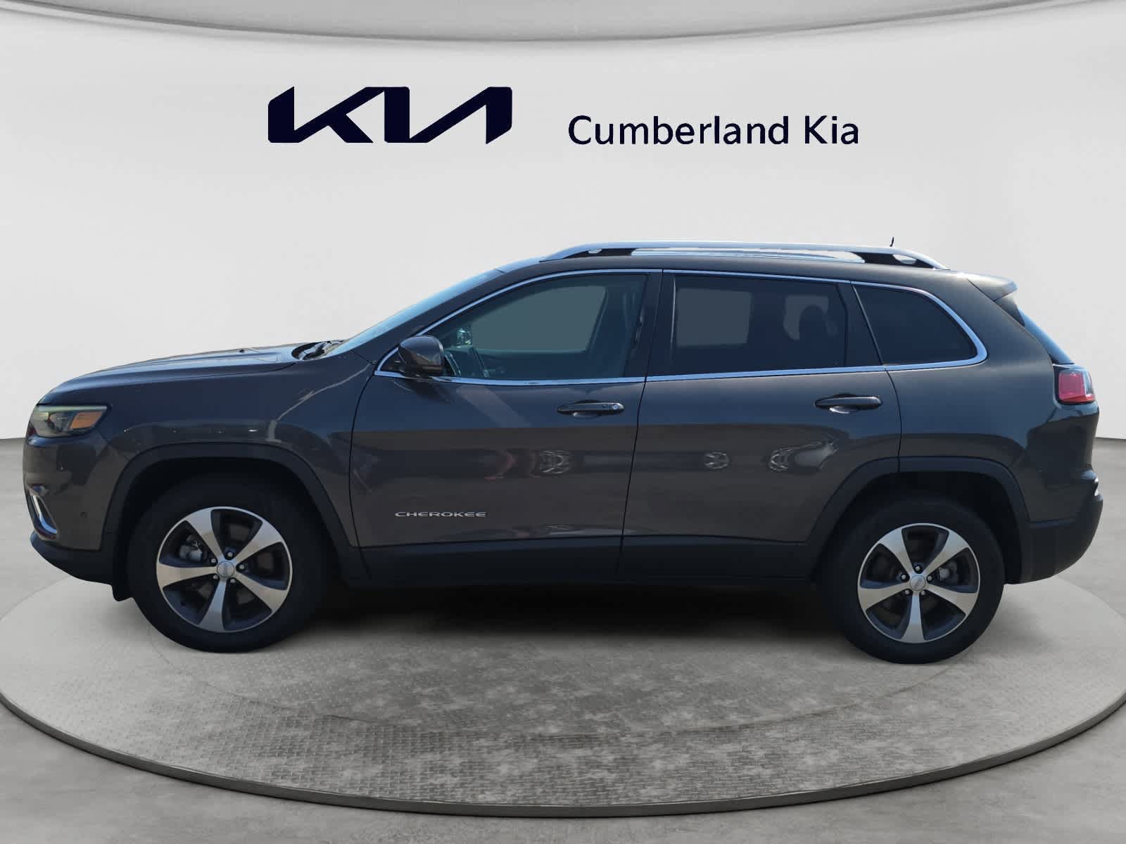 Used 2021 Jeep Cherokee Limited w/ Elite Package AWD/4WD image 2