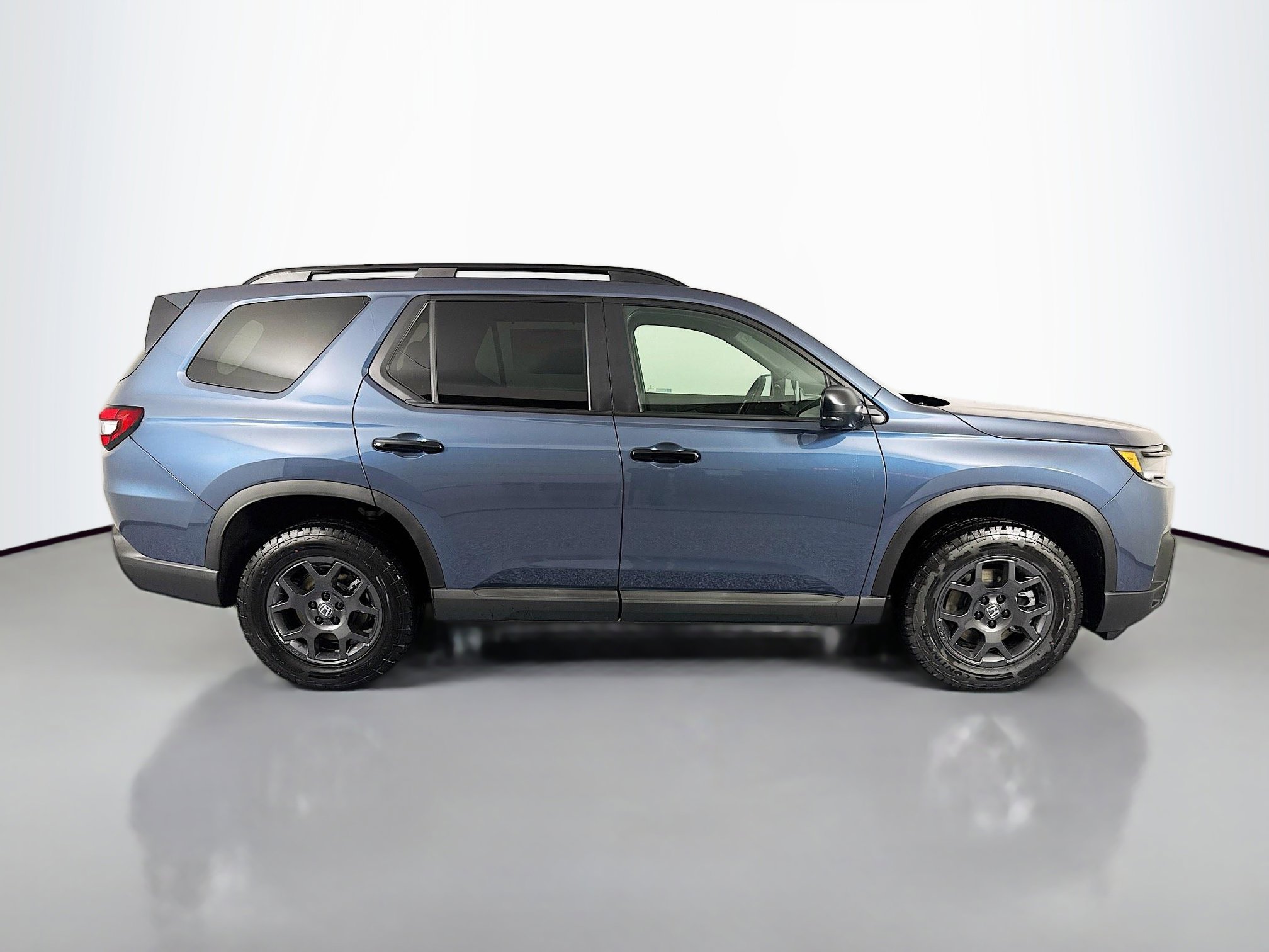 New 2026 Honda Pilot TrailSport image 4