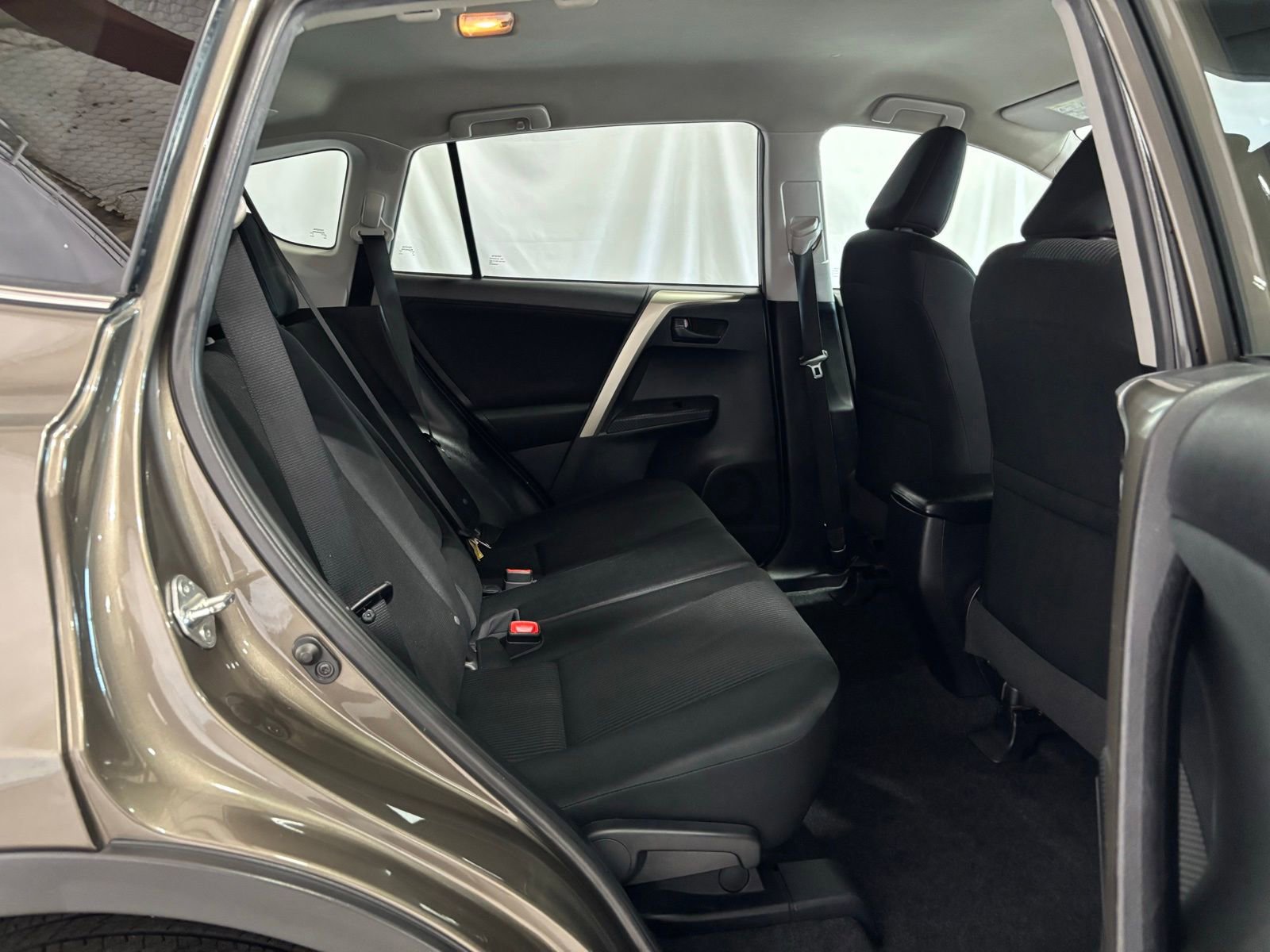 Used 2015 Toyota RAV4 LE image 14