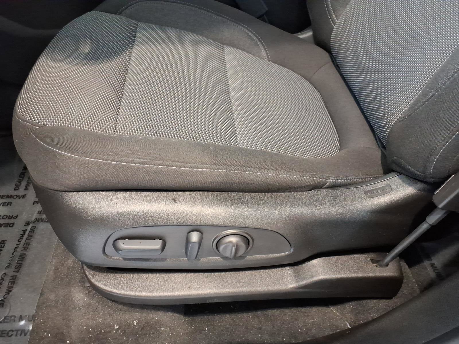 Used 2023 Chevrolet Traverse LT image 14