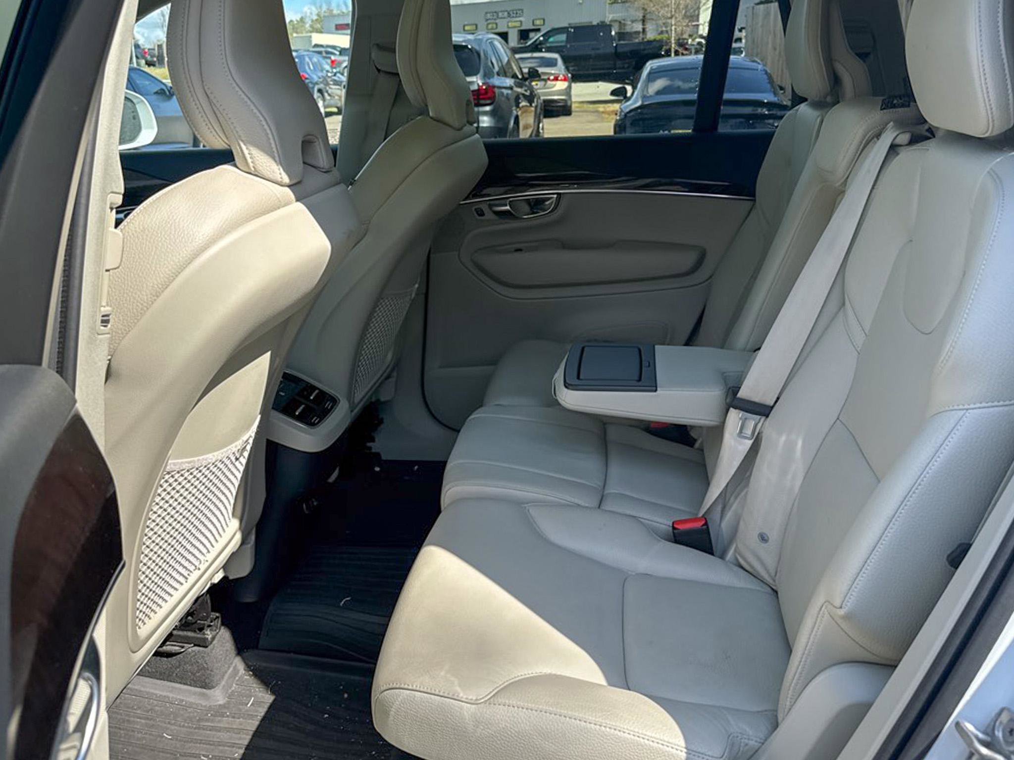 Used 2019 Volvo XC90 T6 Momentum w/ Advanced Package image 30