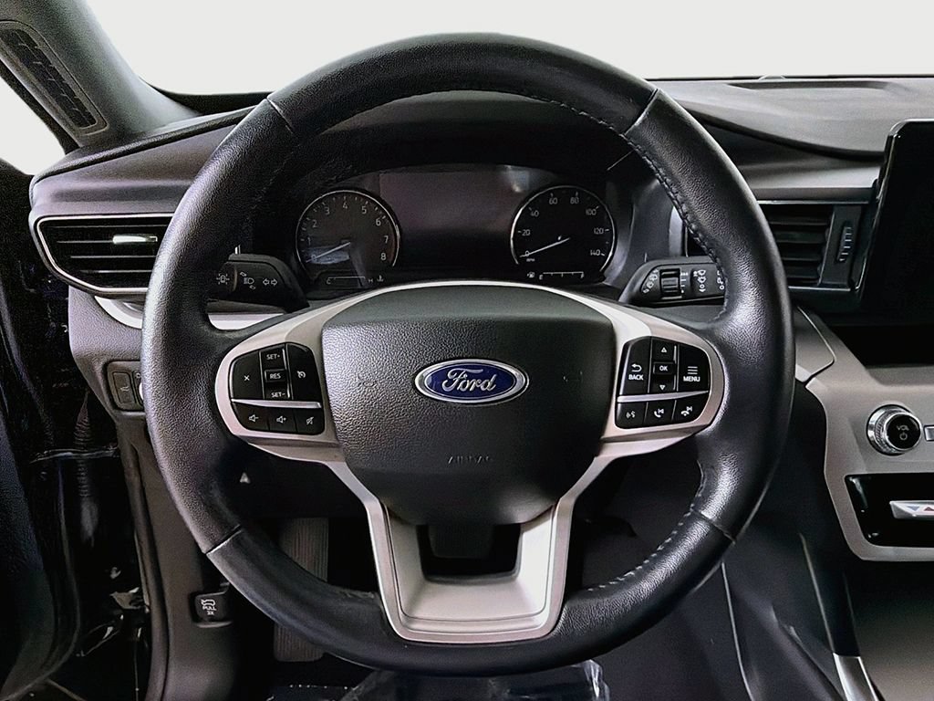 Used 2023 Ford Explorer XLT w/ Equipment Group 202A AWD/4WD image 30