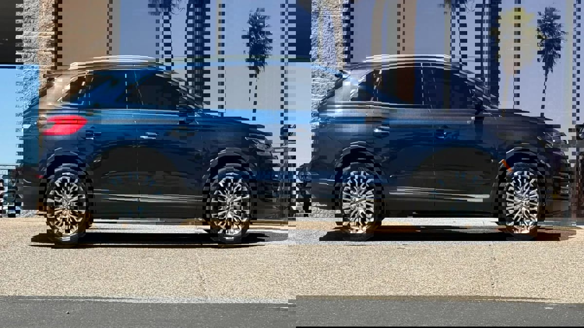 Used 2017 Lincoln MKX Reserve image 15