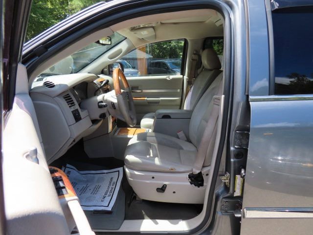 Used 2007 Chrysler Aspen Limited image 22