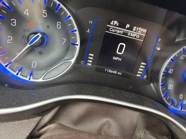 Used 2018 Chrysler Pacifica Touring-L image 46