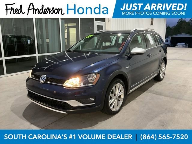Used 2017 Volkswagen Golf Alltrack SE image 1