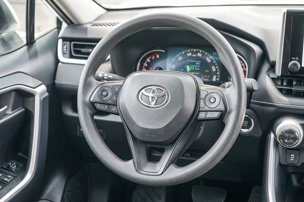 Used 2025 Toyota RAV4 XLE image 16