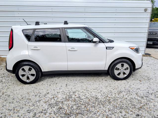 Used 2016 Kia Soul FWD image 2