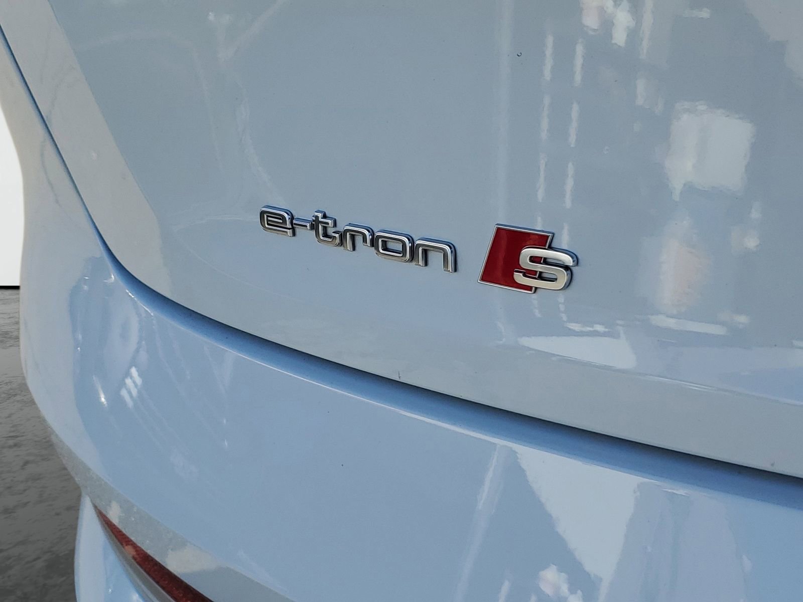 Used 2023 Audi e-tron S Premium Plus image 7