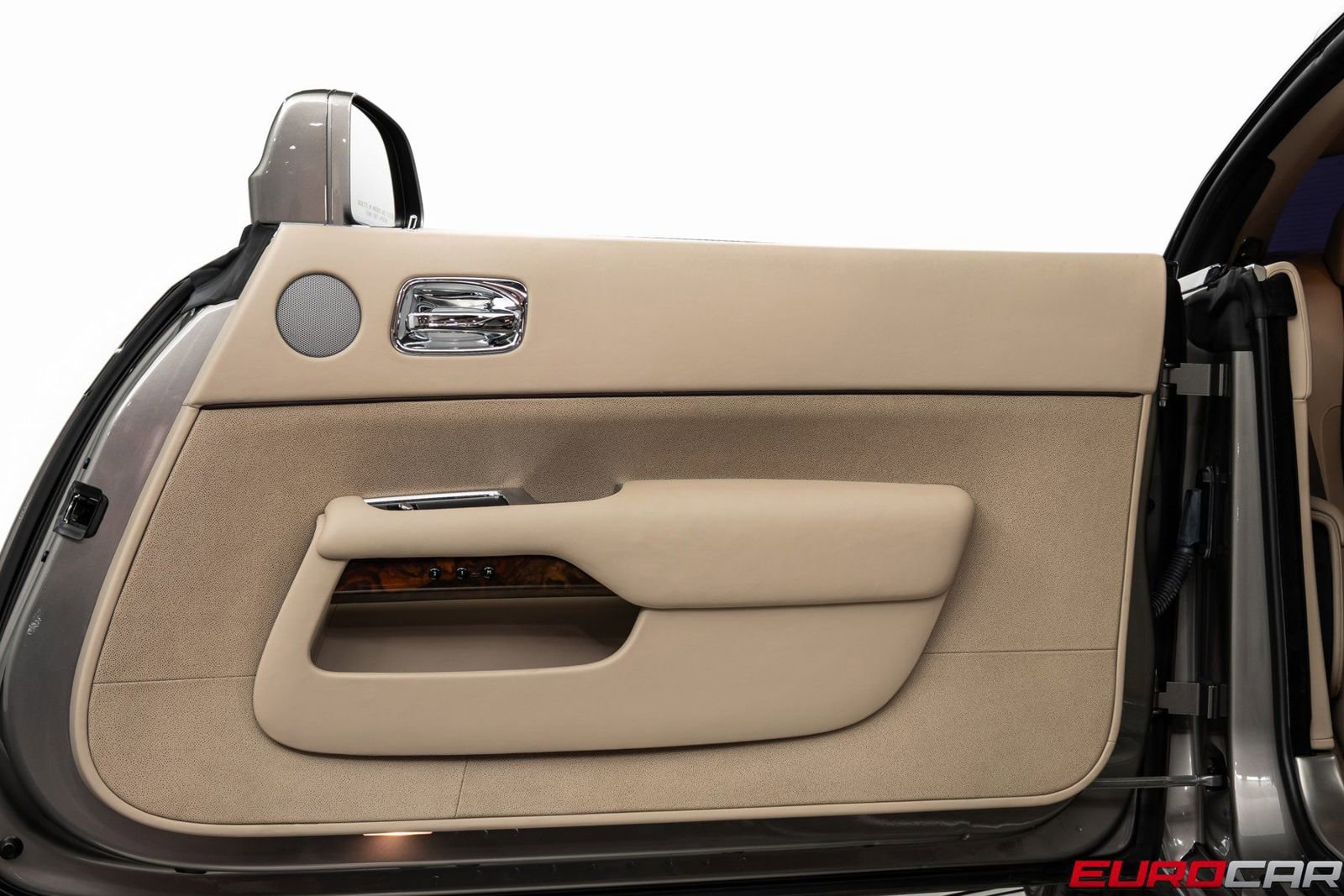 Used 2015 Rolls-Royce Wraith image 20