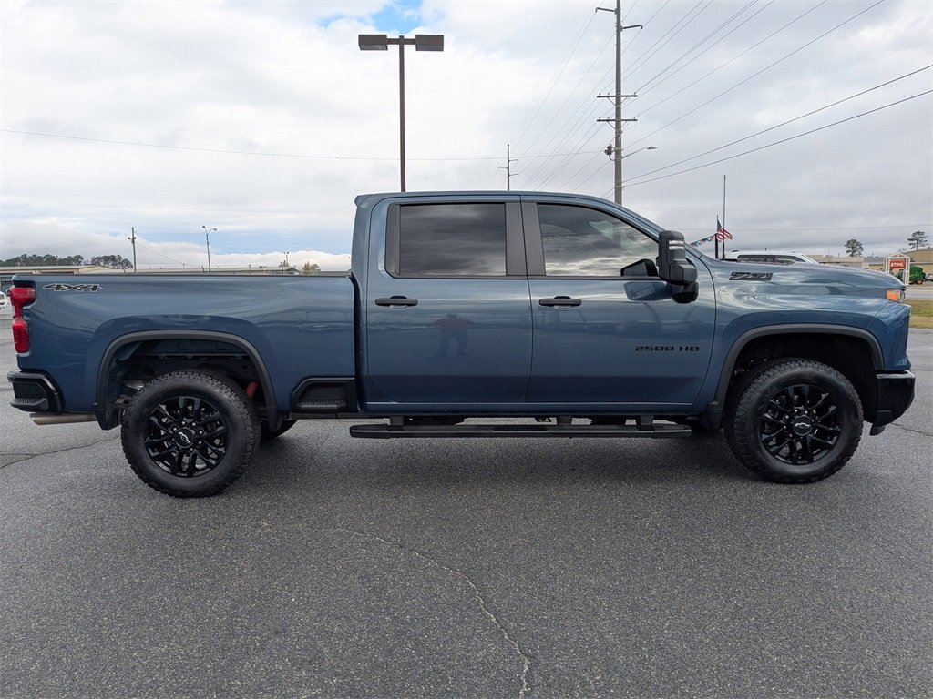 Used 2025 Chevrolet Silverado 2500 Custom w/ Custom Value Package image 3
