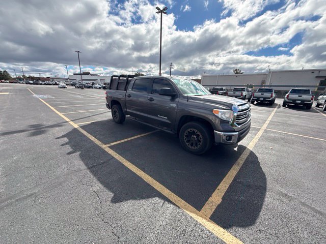 Used 2016 Toyota Tundra SR5 w/ SR5 Upgrade Package RWD image 3