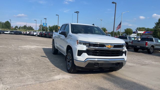 Used 2024 Chevrolet Silverado 1500 LT AWD/4WD image 3