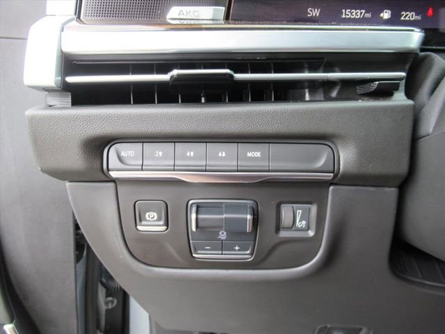 Certified 2025 Cadillac Escalade Premium Luxury w/ LPO, Radiant Package image 22